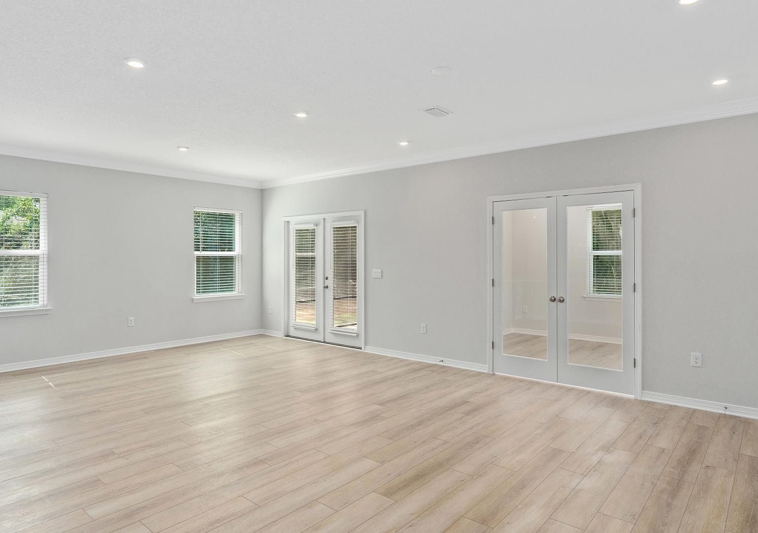 6229 Forest Pines Dr in Pensacola, FL